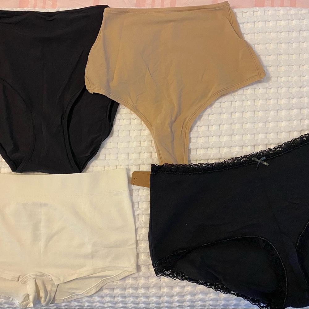 SKIMS LOT- Size Small!
